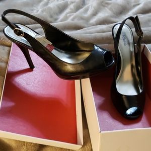 Open toe heel black shoes
